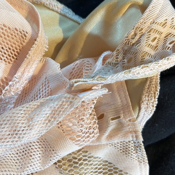 Solaris Style one piece size small - Picture 9 of 9